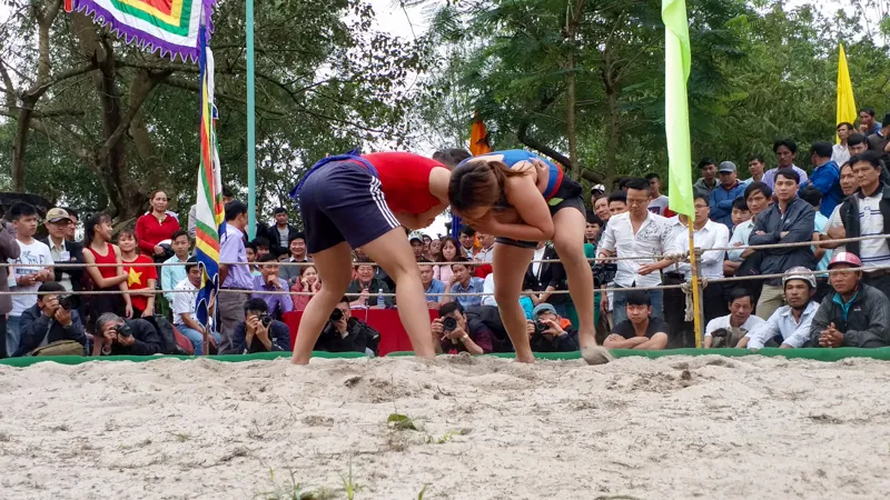 Nô nức xem đô vật xứ Huế tranh tài ảnh 9