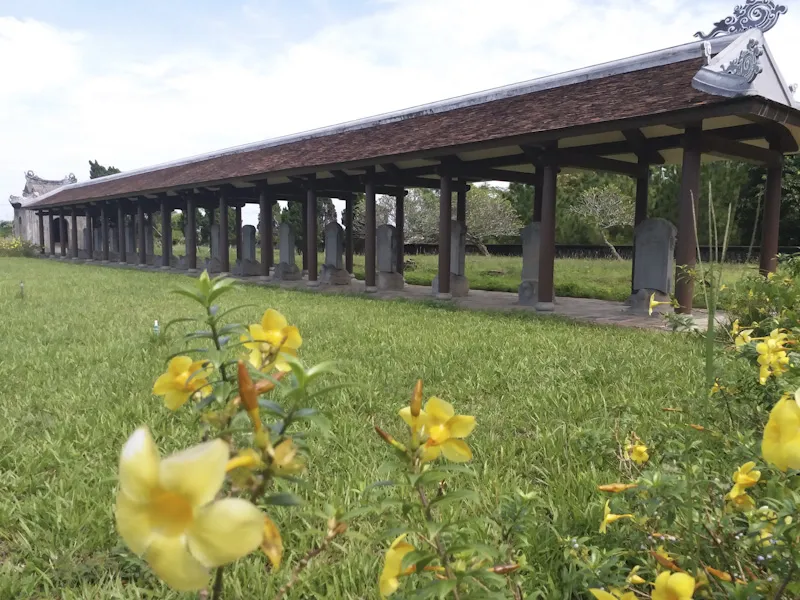 Viết vẽ bậy lên nhiều di tích, bảo vật quốc gia ảnh 8