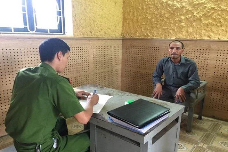 Bắt khẩn cấp người đàn ông đánh nữ điều dưỡng ảnh 1