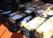 Bắt hai người chở hơn 300 kg pháo ảnh 3 Hai cha con giấu gần 1 tấn pháo