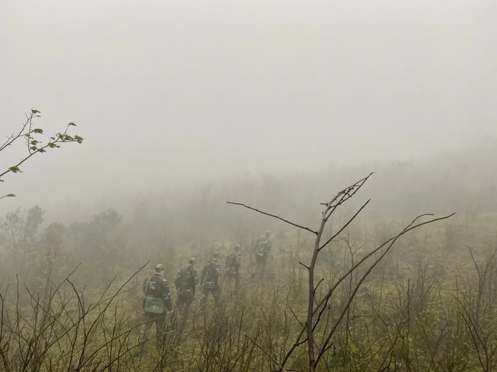 Hình ảnh lính biên phòng tuần tra giữa trời đông giá rét ảnh 2
