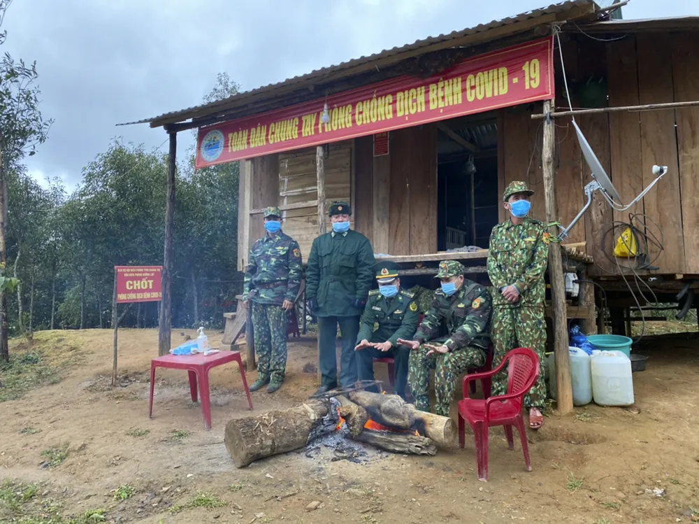 Hình ảnh lính biên phòng tuần tra giữa trời đông giá rét ảnh 5