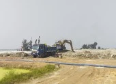 Xử lý hàng trăm m3 cát lẫn vỏ sò biển tại dự án làm đường ảnh 4 Cát từ dự án nạo vét âu thuyền được sử dụng sai mục đích?