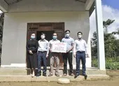 Báo Pháp Luật TP.HCM trao nhà cho công chức tư pháp huyện A Lưới ảnh 5 Bạn đọc báo Pháp Luật TP.HCM trao nhà cho 2 công chức tư pháp xã