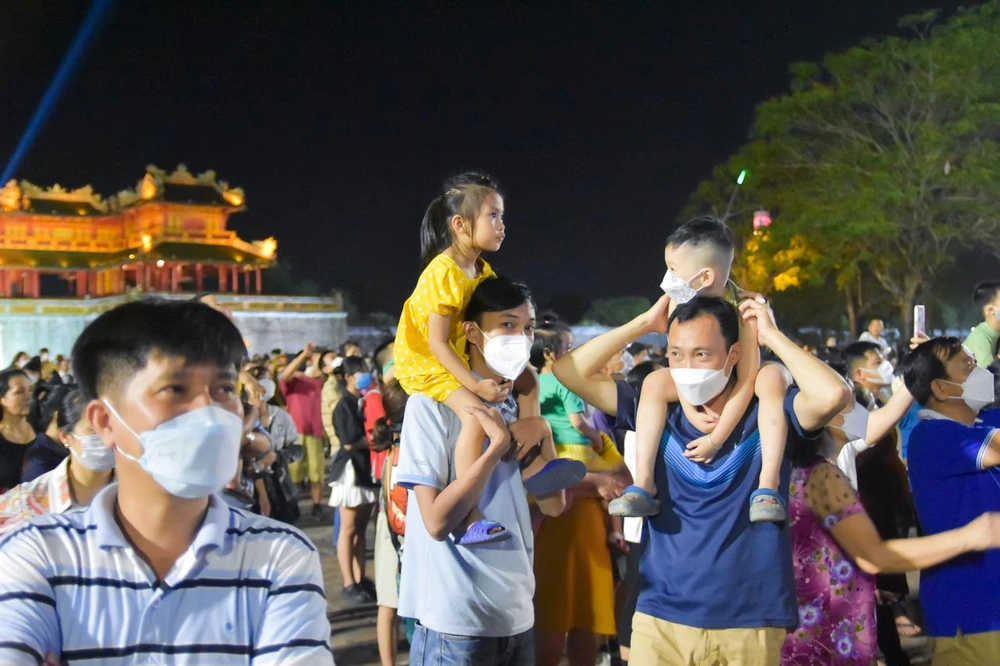 Phố đêm Hoàng thành là một trong những sản phẩm nhằm kích cầu phục hồi du lịch của tỉnh Thừa Thiên - Huế sau đại dịch. Ảnh: NGUYỄN DO