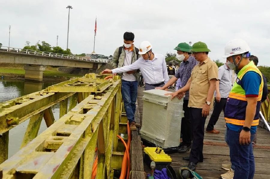 Ông Võ Văn Hưng, Chủ tịch UBND tỉnh Quảng Trị kiểm tra tại Khu di tích quốc gia đặc biệt đôi bờ Hiền Lương – Bến Hải. Ảnh: T.NHẤT Ông Võ Văn Hưng, Chủ tịch UBND tỉnh Quảng Trị kiểm tra tại Khu di tích quốc gia đặc biệt đôi bờ Hiền Lương – Bến Hải. Ảnh: T.NHẤT