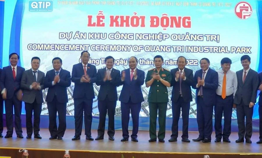 Chủ tịch nước Nguyễn Xuân Phúc dự lễ khởi động dự án Khu công nghiệp Quảng Trị.