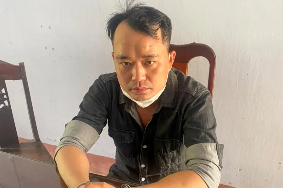 Trần Bá Nhã tại cơ quan công an. Trần Bá Nhã tại cơ quan công an.