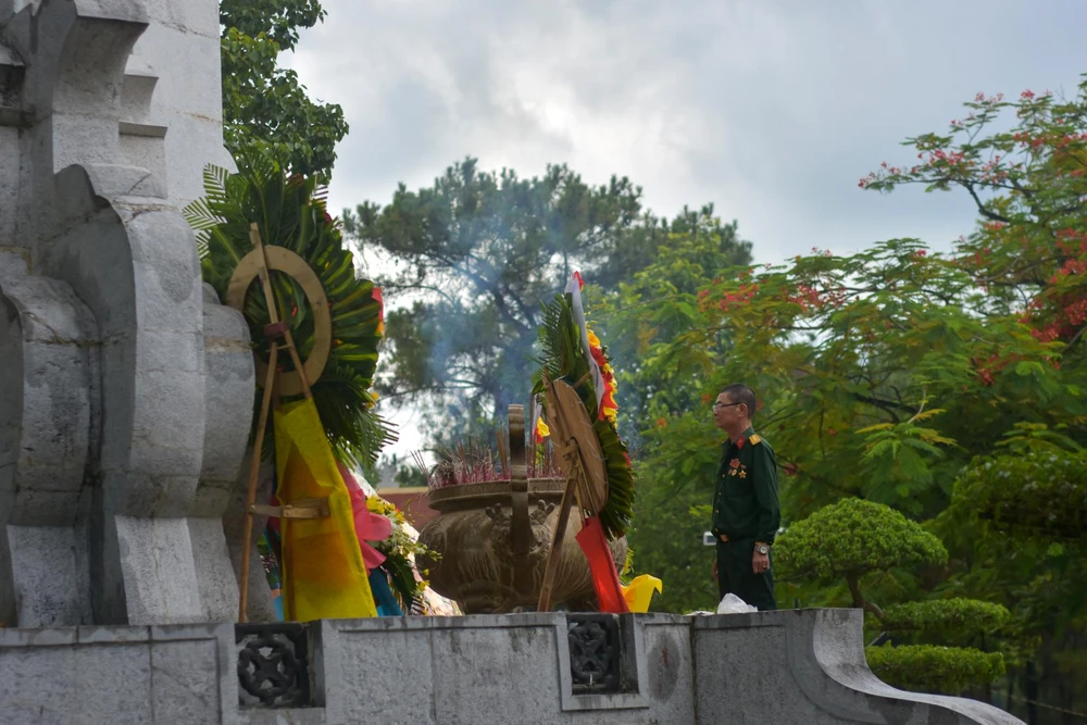 Chiến tranh đã lùi xa nhưng những đau thương, mất mát mà chiến tranh để lại vẫn chưa thể xóa nhòa. Ảnh: NGUYỄN DO