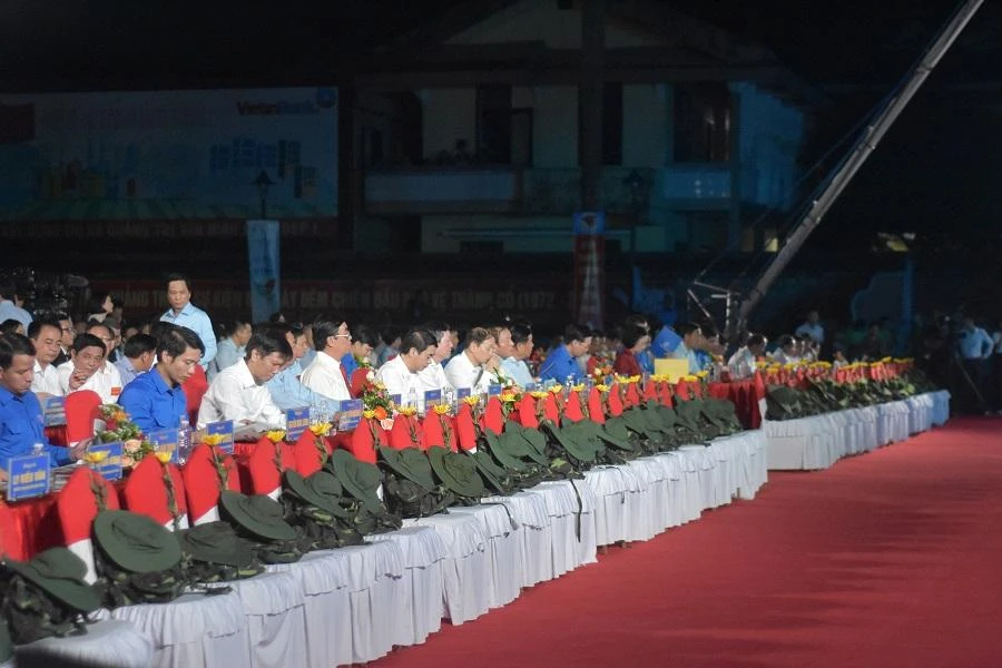 Chương trình "Khát vọng hòa bình" diễn ra bên dòng sông Thạch Hãn, thị xã Quảng Trị.