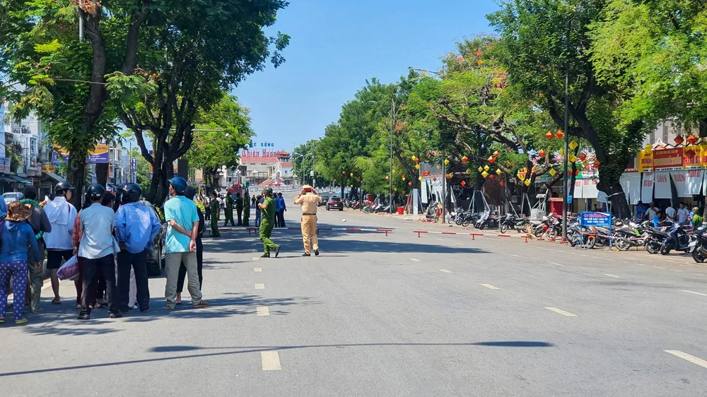 Nhiều tiểu thương tại chợ Đông Ba chứng kiến vụ việc vẫn chưa hết bàng hoàng.