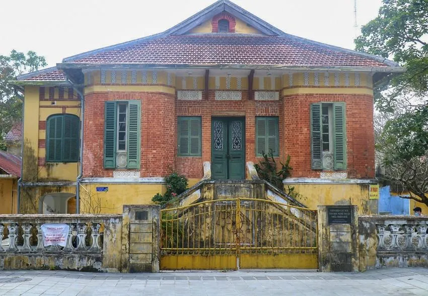 Căn biệt thự Pháp ở số 26 Lê Lợi. Ảnh: NGUYỄN DO