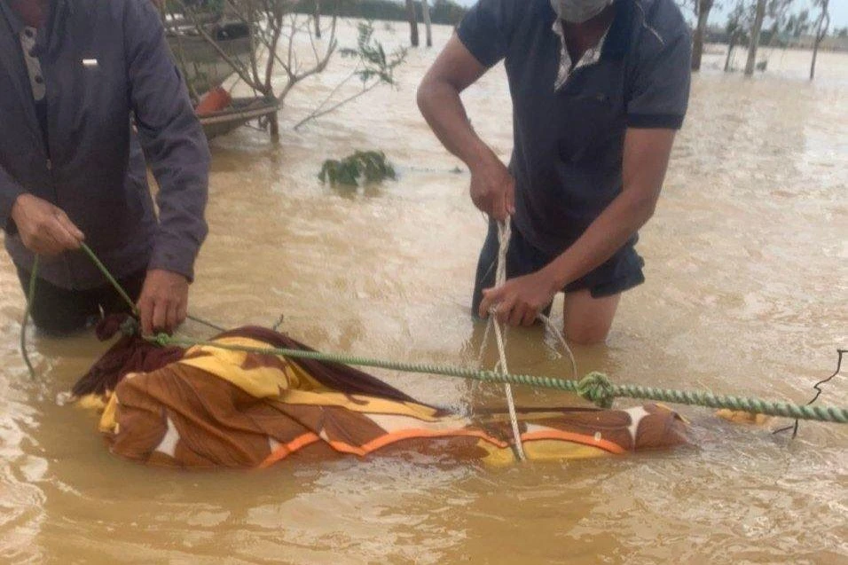 Thi thể người đàn ông được tìm thấy.