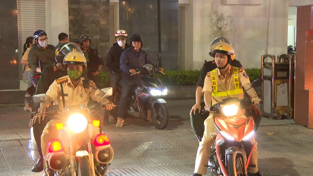 Các tổ cảnh sát 1311 xuất quân. Ảnh: CATTH