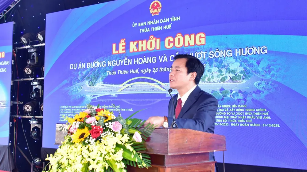 Ông Nguyễn Văn Phương, Chủ tịch UBND tỉnh Thừa Thiên - Huế phát biểu tại lễ khởi công dự án. Ảnh: ND.