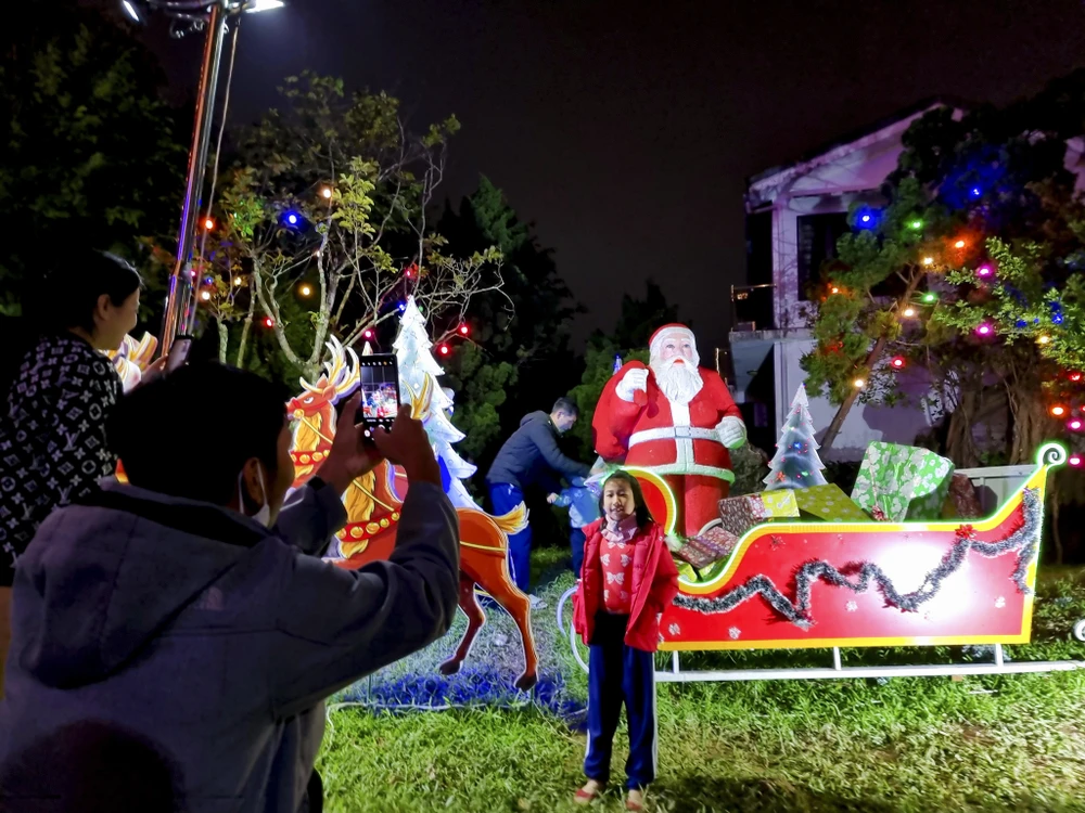 Các không gian trang trí với nhiều màu sắc.