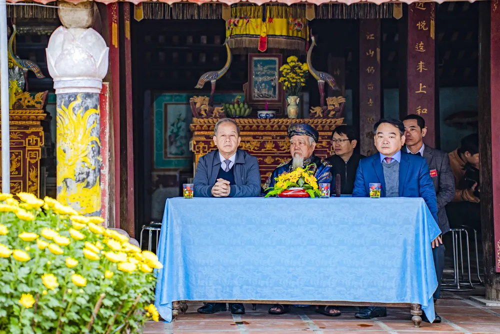 Ông Phan Ngọc Thọ, Phó Bí thư Thường trực Tỉnh ủy Thừa Thiên - Huế tham dự hội vật. Ảnh: L.HOÀNG