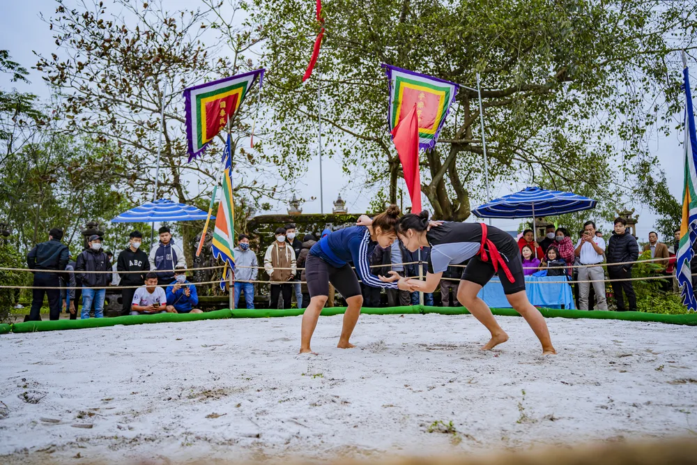 Sau 3 năm gián đoạn do dịch bệnh, vật làng Thủ Lễ năm nay tổ chức đã thu hút hơn 60 đô vật trong tỉnh đăng ký tham gia. Ảnh: L.HOÀNG