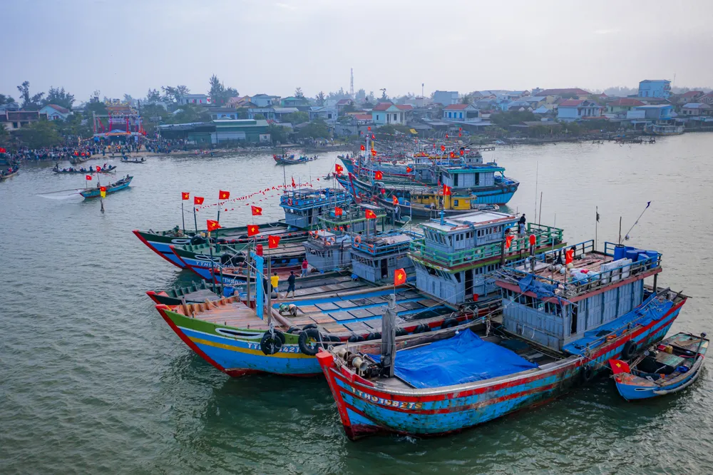 Những chiếc tàu sẵn sàng lên đường đánh bắt vụ cá đầu xuân. Những chiếc tàu sẵn sàng lên đường đánh bắt vụ cá đầu xuân.