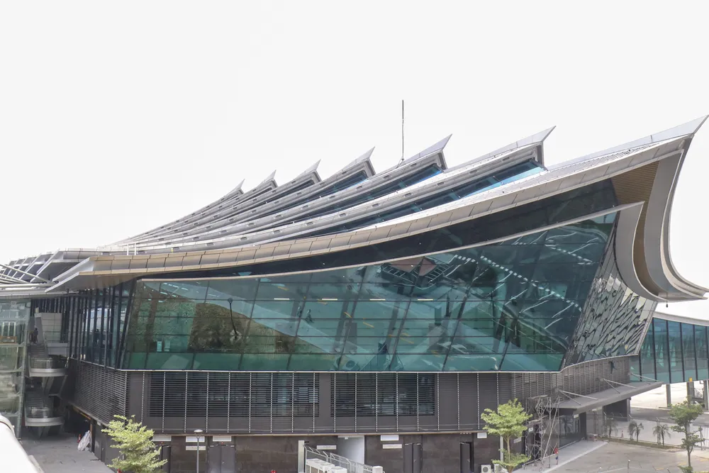 Lãnh đạo Văn phòng UBND tỉnh Thừa Thiên Huế cho biết, các hạng mục cuối cùng của Nhà ga hành khách T2 - Cảng hàng không Quốc tế Phú Bài cơ bản hoàn thành.