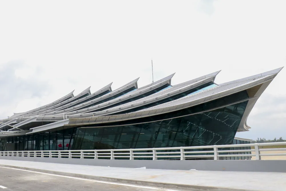 Được biết, sau khi đưa vào khai thác nửa tháng, Nhà ga T2 - Cảng hàng không quốc tế Phú Bài sẽ chính thức được khánh thành vào ngày 13-5.