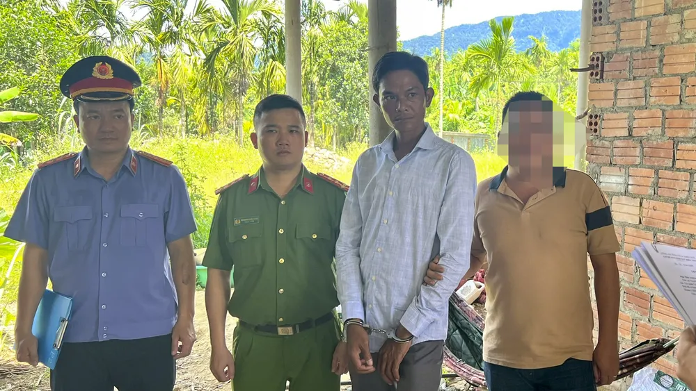 Trần Quang Thái bị bắt giữ. Ảnh: CA Trần Quang Thái bị bắt giữ. Ảnh: CA