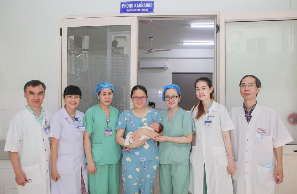 Bệnh nhi đã được xuất viện sau 2 cuộc phẫu thuật. Bệnh nhi đã được xuất viện sau 2 cuộc phẫu thuật.