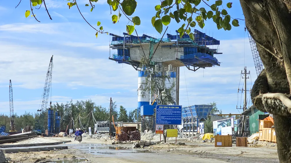 Theo Ban QLDA Đầu tư Xây dựng công trình giao thông tỉnh Thừa Thiên Huế, hiện nay yêu cầu các địa phương chỉ đạo việc đẩy nhanh tiến độ đền bù và xây dựng khu tái định cư ở phường Thuận An để di dời các hộ dân bị ảnh hưởng.