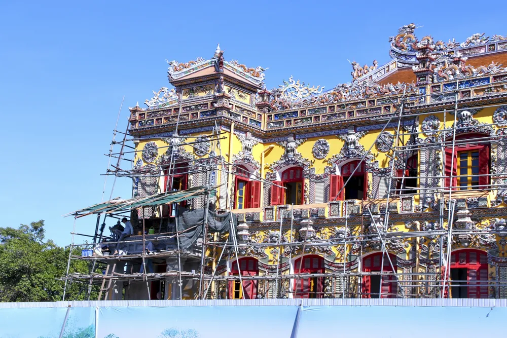 Dưới thời vua Khải Định, điện Kiến Trung được xây dựng là hợp thể phong cách giữa Á và Âu, gồm có kiến trúc Pháp, kiến trúc phục hưng và kiến trúc cổ truyền của Việt Nam. Dưới thời vua Khải Định, điện Kiến Trung được xây dựng là hợp thể phong cách giữa Á và Âu, gồm có kiến trúc Pháp, kiến trúc phục hưng và kiến trúc cổ truyền của Việt Nam.