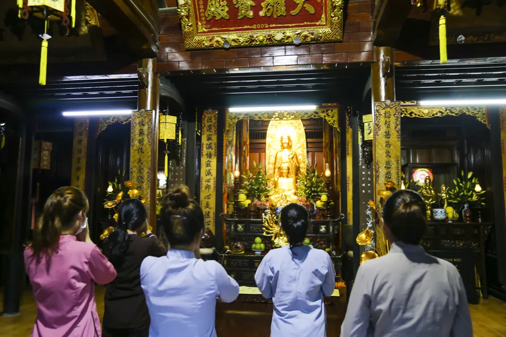 Mùa Vu lan, nhiều ngôi chùa tại Huế tổ chức các buổi lễ, các buổi pháp thoại để giảng giải cho phật tử nghe về ý nghĩa của ngày lễ Vu lan.