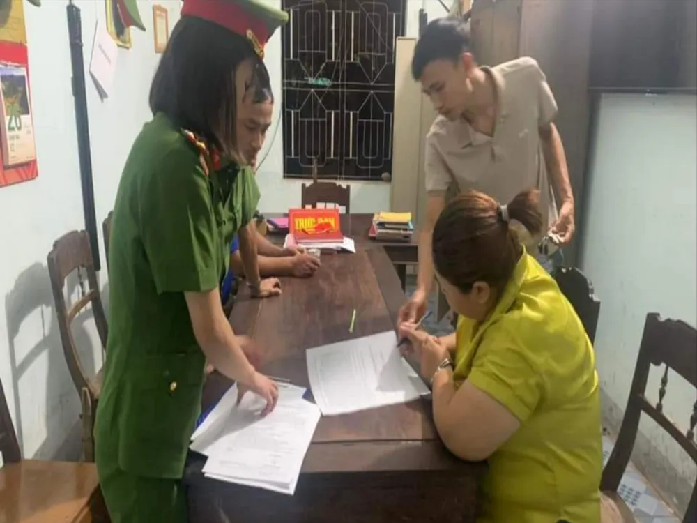 Nguyễn Thị Thuận bị bắt giữ. Ảnh: CA Lam-gia-so-hong