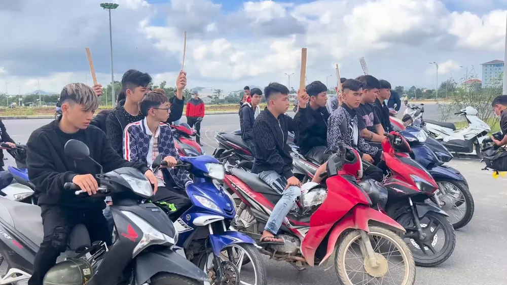 Nhóm thanh thiếu niên đã rượt đuổi đánh 1 người bị thương