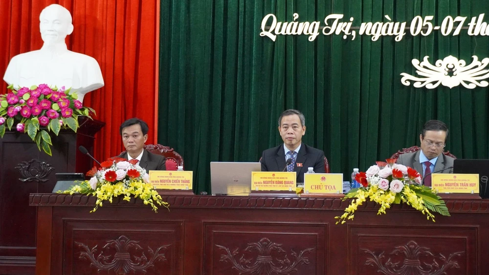 Lấy phiếu tín nhiệm