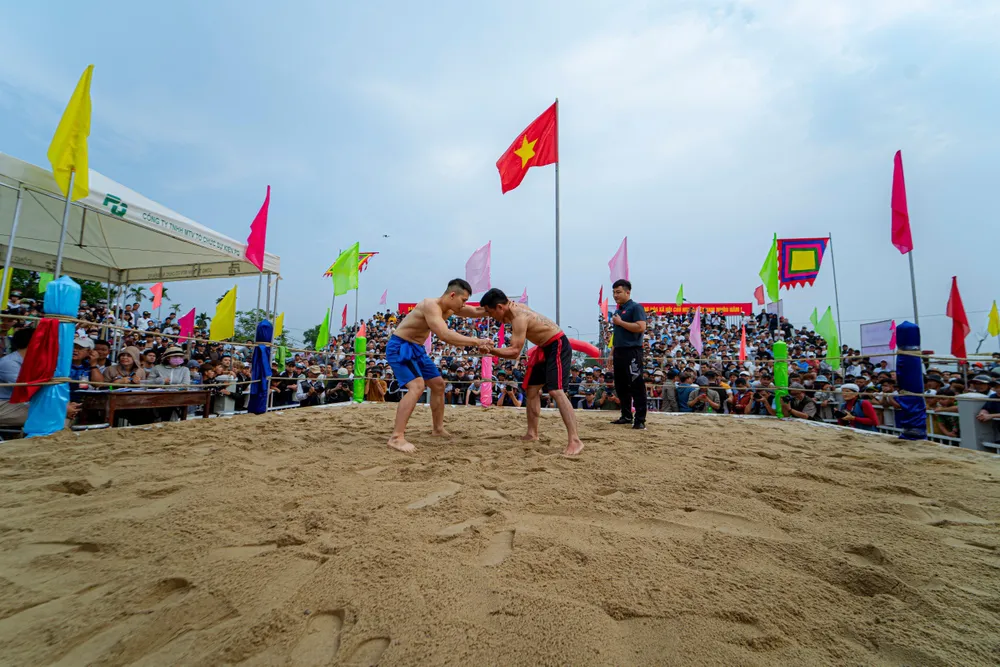 hội vật làng sình