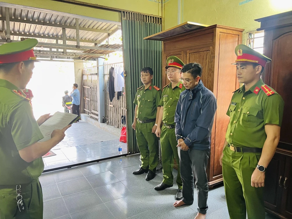 Kính chắn gió ô tô