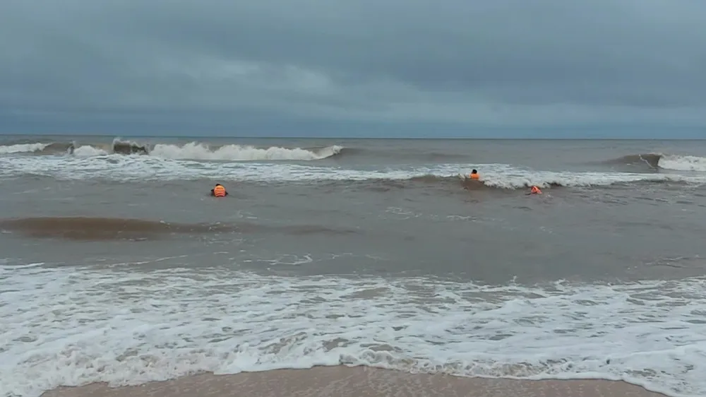 uu-ho-4-ngu-dan-bi-chim-ghe-tai-vung-bien-thua-thien-hue (2).jpg