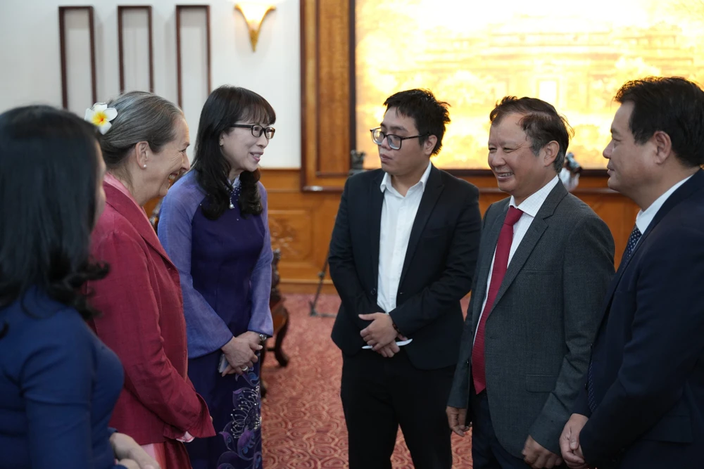 Công dân danh dự tỉnh thừa thiên huế