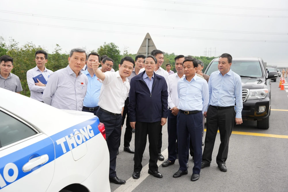 Cao tốc cam lộ - la sơn