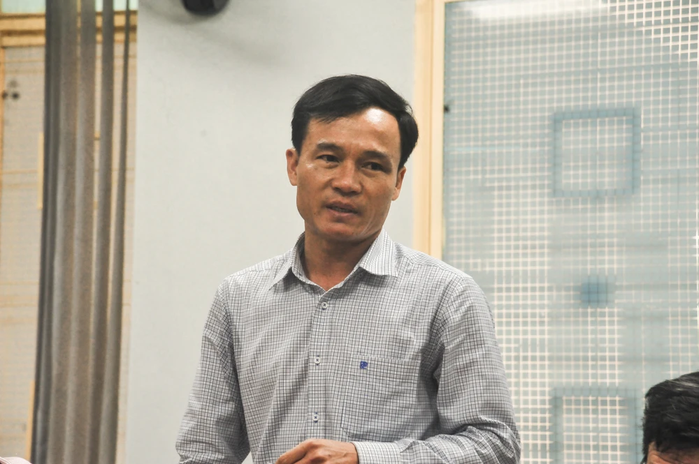 Ông Nguyễn Hữu Vinh - Phó Giám đốc Sở NN&PTNT nêu ý kiến tại buổi làm việc. Ảnh: NGUYỄN DO cua-bien-cua-tung-117.jpg