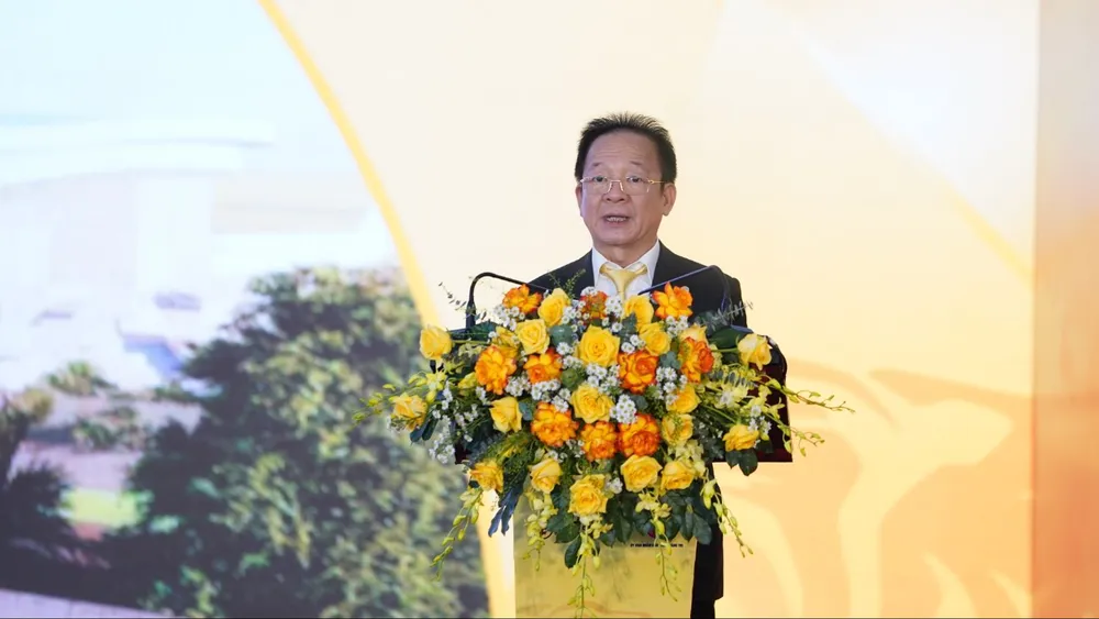 Ông Đỗ Quang Hiển, Chủ tịch Ủy ban Chiến lược Tập đoàn T&T Group phát biểu tại lễ khai mạc. Ảnh: ND cang-hanh-khong-quang-tri.JPG