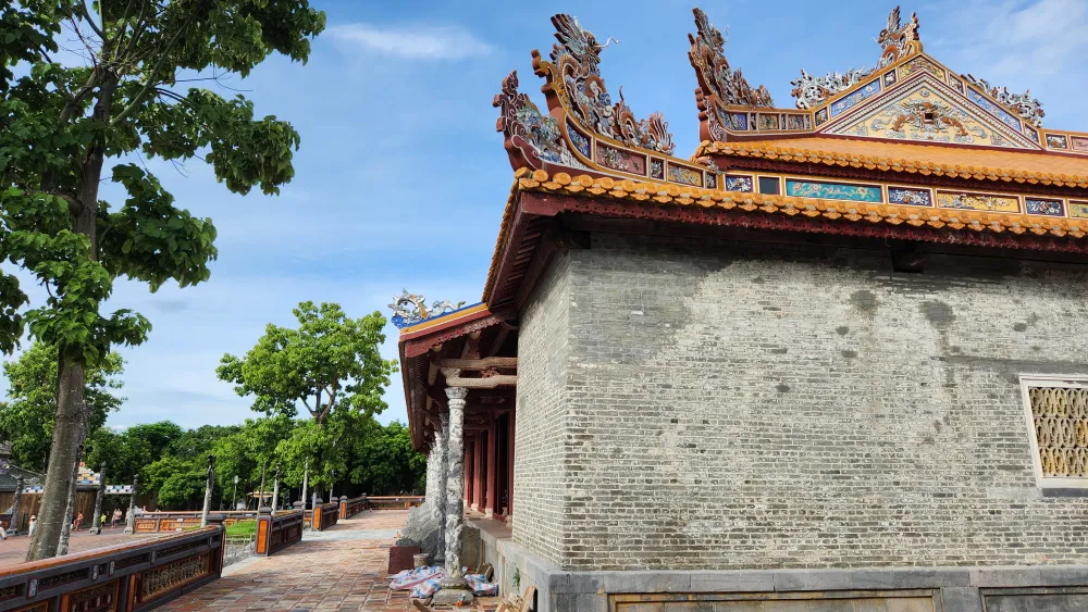 dien-mao-dien-thai-hoa-la-noi-dang-quang-cua-13-vua-trieu-nguyen-sau-hon-2-nam-trung-tu (15).jpg