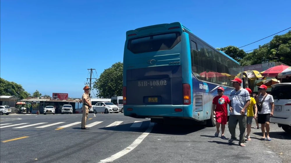 mo-cua-sau-trung-tu-hai-van-quan-thu-hut-hang-ngan-luot-khach-moi-ngay (2).jpg