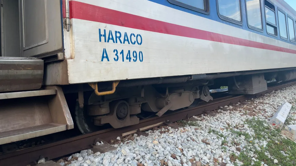 tàu se2 trật bánh