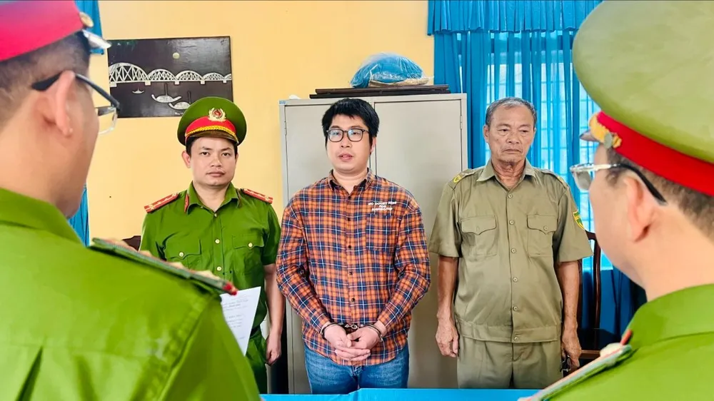 Lê Trung Đức - nguyên nhân viên tín dụng ngân hàng bị bắt giữ vì chiếm đoạt 1,2 tỉ đồng để đầu tư trên sàn EXNESS. Ảnh: TH nguyên nhân viên tín dụng ngân hàng