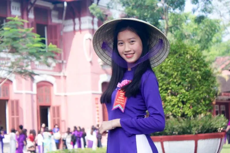 Áo dài trở thành hình ảnh quen thuộc, thân thương, đi vào cuộc sống của người dân vùng đất cố đô Huế. Ảnh: NGUYỄN DO áo dài huế