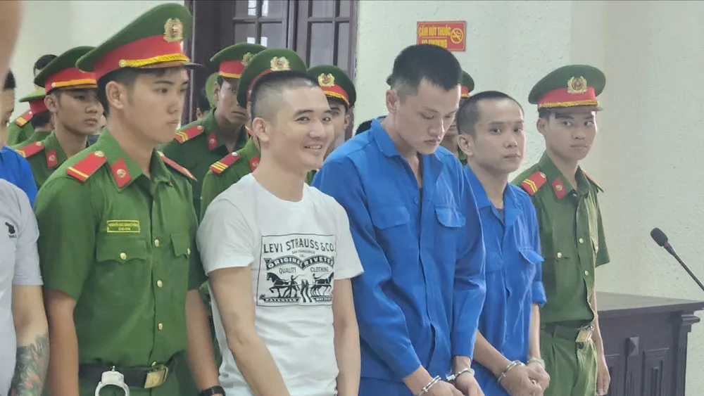 Nguyễn Quốc Quân (được gọi là Quân Idol) tại tòa. Ảnh: ND dang-xet-xu-quan-idol-va-dong-pham (2).jpg