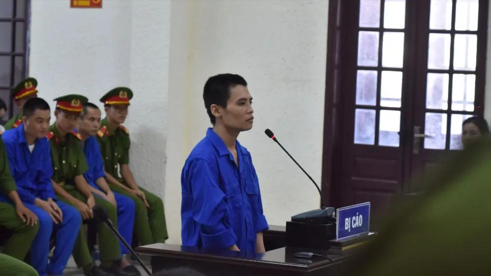 Bị cáo Lê Văn Sơn tại phiên xét xử. Ảnh: ND xet-xu-quan-idol-de-nghi-4-an-tu-hinh (4).JPG