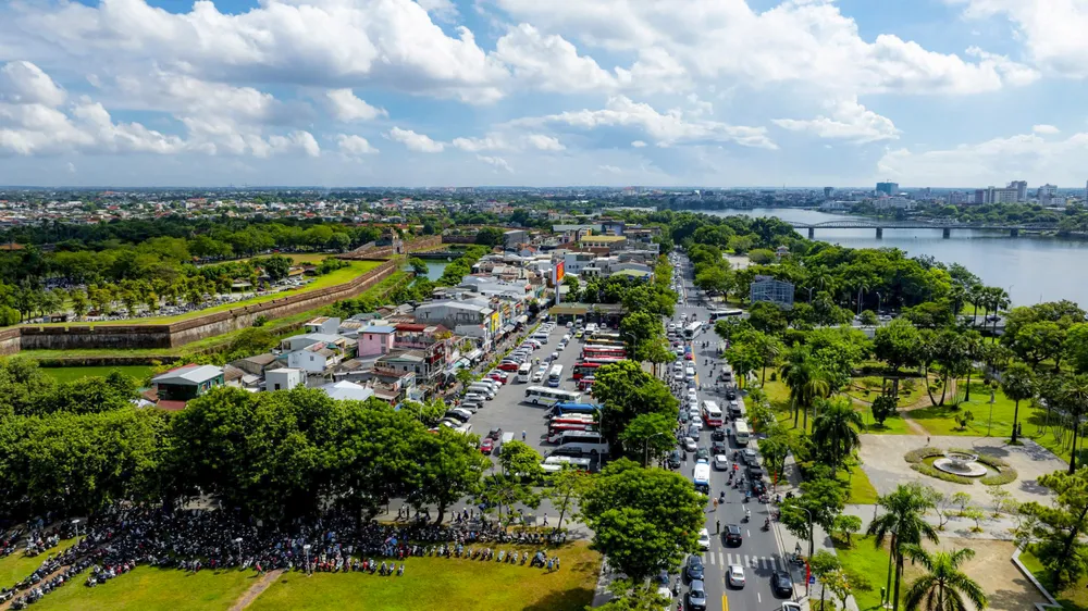 dong-nghet-du-khach-tham-quan-di-tich-hue-trong-ngay-quoc-khanh-2-9 (3).jpg