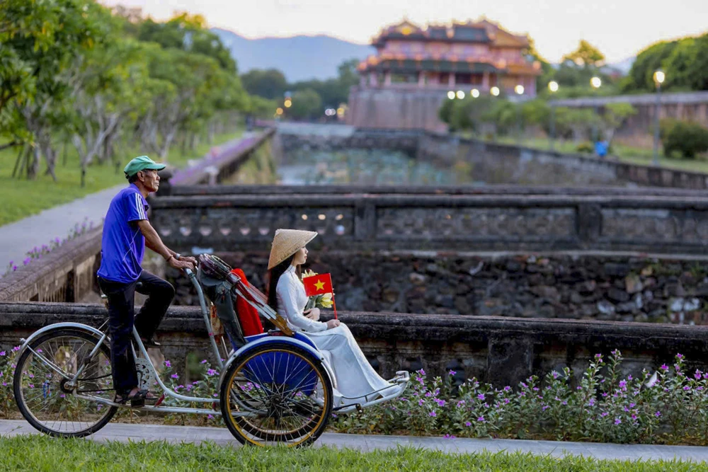 Lan tỏa tình yêu nước