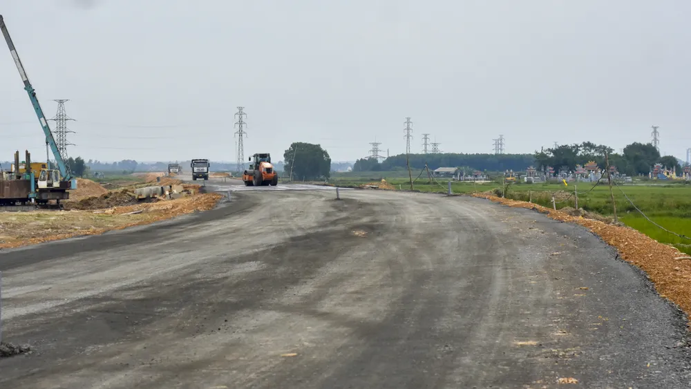 can-canh-con-duong-duoc-nguoi-dan-quang-tri-mong-cho-truoc-nguy-co-cham-tien-do (19).jpg